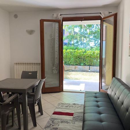 Appartamento Il Faro Con Giardino In Residence Con Piscina Desenzano del Garda Exterior foto